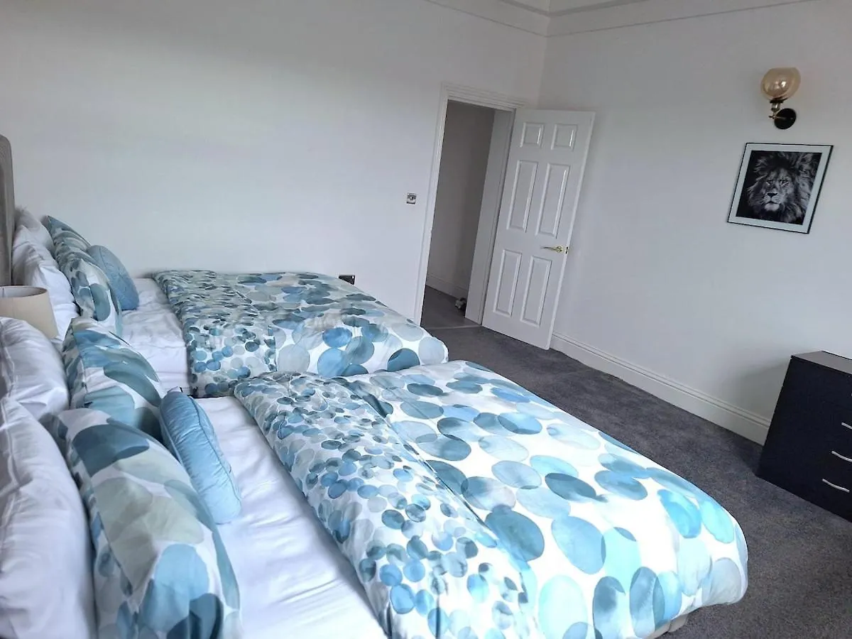 Cosy Place, Centrally Located, Ideal For Groups, 30 Percent Off On Weekly Stays, Entire Apartment, 1 King Size Bed, 2 Double Beds And 1 Sofa Bed Wakefield Egyesült Királyság