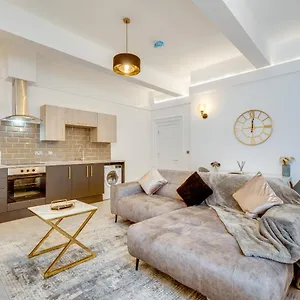  Apartment Town House